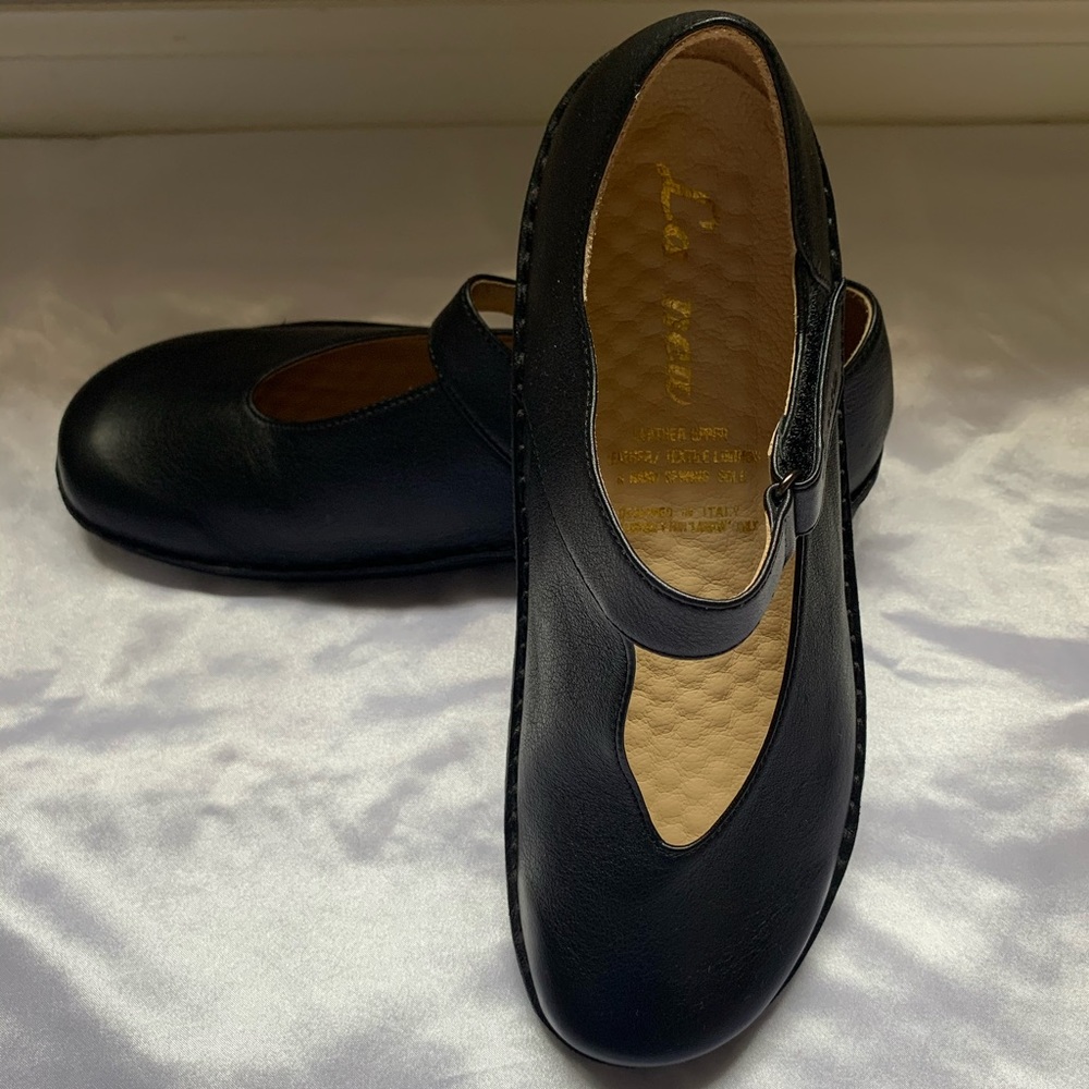 La new | Women’s Size 7 Comfy Mary Jane Shoes